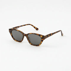 Leopard UV-protection sunglasses with dark lenses and tortoiseshell frame
